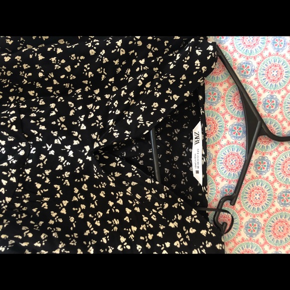 Zara Basics Floral Dress - Picture 2 of 4